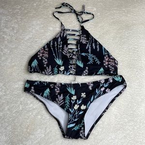 Cupshe Halter Bikini Top and Bottom Black with Floral Pattern Size Small